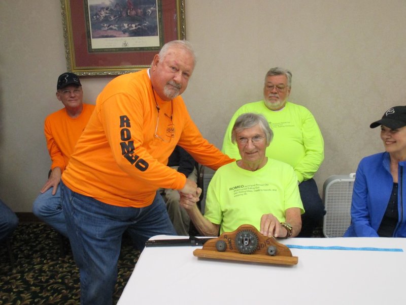 Mick presented Gibdo Pierson the oldest rider award.  He is 87 Years and 9 months.