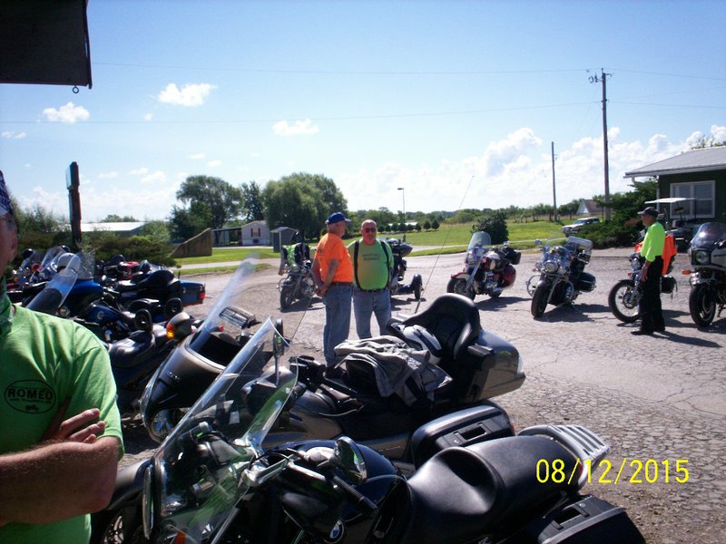Jon and Randy assess the situation...
