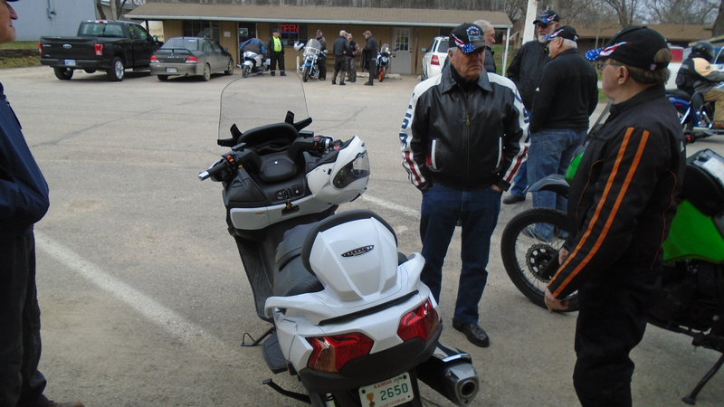 New ride of the week!  Al's real happy with his new Burgman even he doesn't look it in this pic.