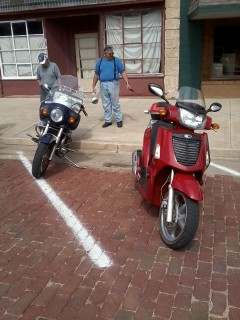A pair 'ya don't see every day!