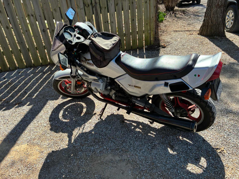 Good pic of Neil’s V65 Lario. He really wound that thing up when he left the ride. It sounded real good and everything seemed to hold together pretty well.