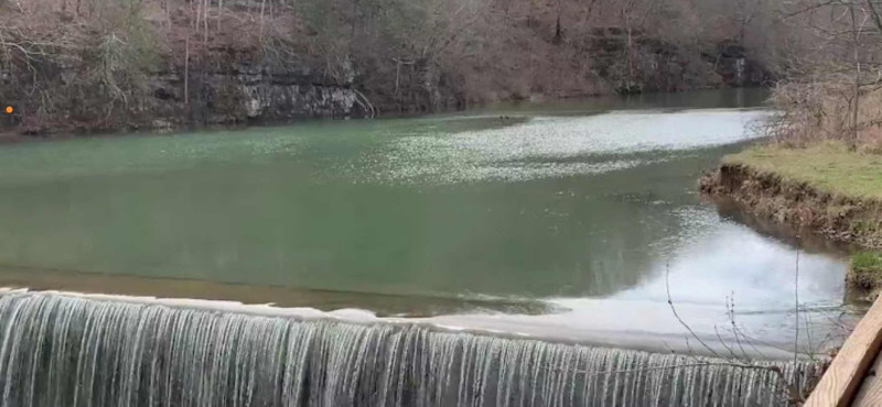 Love the waterfalls. Great place.
