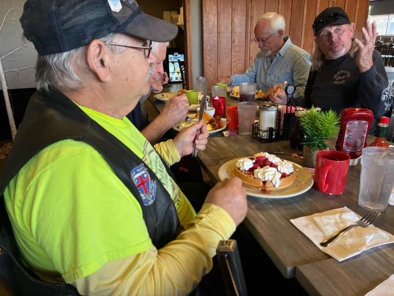 Allan said he took a few mushrooms before the ride .. he kept talking to his hand. Don did not appear impressed.  No, Allan is really a cool guy.  Nice looking waffles there Don !!