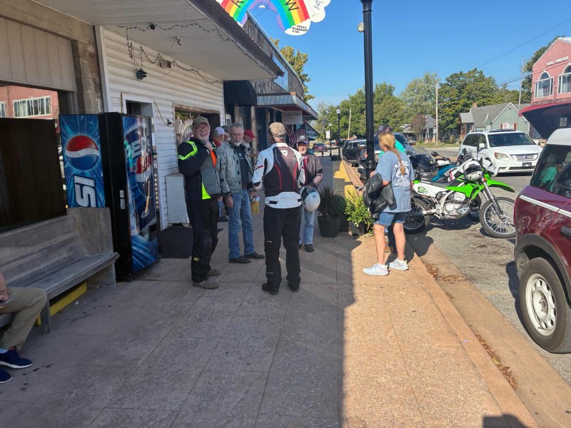 Few of the team members catching up after breakfast outside PJ’s. I see you Glenn. Was great that you showed up. I should have shared half my breakfast with you.