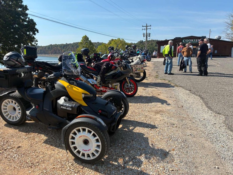 The bikes were stacking up today. Beautiful bikes too. Mike Rowland was pulling up his britches .. we all appreciated that too brother. Also, nice yellow Can Am Ryker Super Dave !!