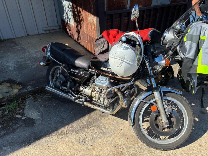 Neil’s trusty 50+ year old 850tt. Man you were engaging the turbo charger on the way home. Now you see Neil .. now you do not.